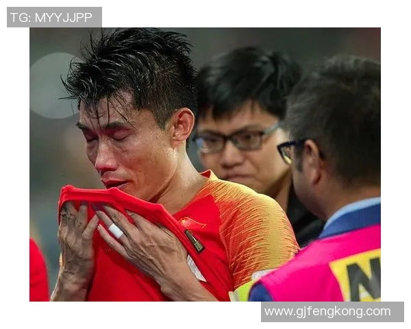 38岁老将拼尽全力打满120分钟赛后瘫倒在地展现职业精神的真谛